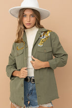 Load image into Gallery viewer, Cargo Pocket Front Sequin Tiger Utility Jacket