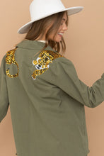 Load image into Gallery viewer, Cargo Pocket Front Sequin Tiger Utility Jacket