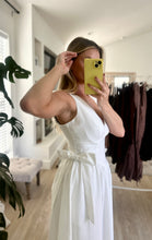 Load image into Gallery viewer, White | Bow midi dress
