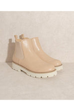 Load image into Gallery viewer, GIANNA-Chunky Sole Chelsea Boot

