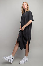 Load image into Gallery viewer, VENTED HEAVY COTTON WASHED DRESS
