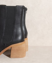 Load image into Gallery viewer, Olivia | Chelsea Heel Boots
