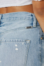 Load image into Gallery viewer, HIGH RISE SLIM STRAIGHT JEANS
