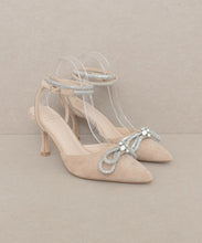 Load image into Gallery viewer, Chelsea - Bow Front Kitten Heel
